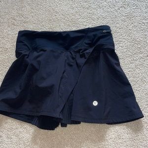 Lululemon Play Off the Pleats Mid-Rise Skirt